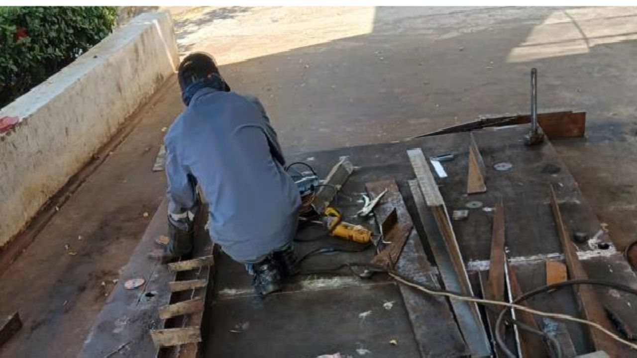 Mechanical Dock Leveler